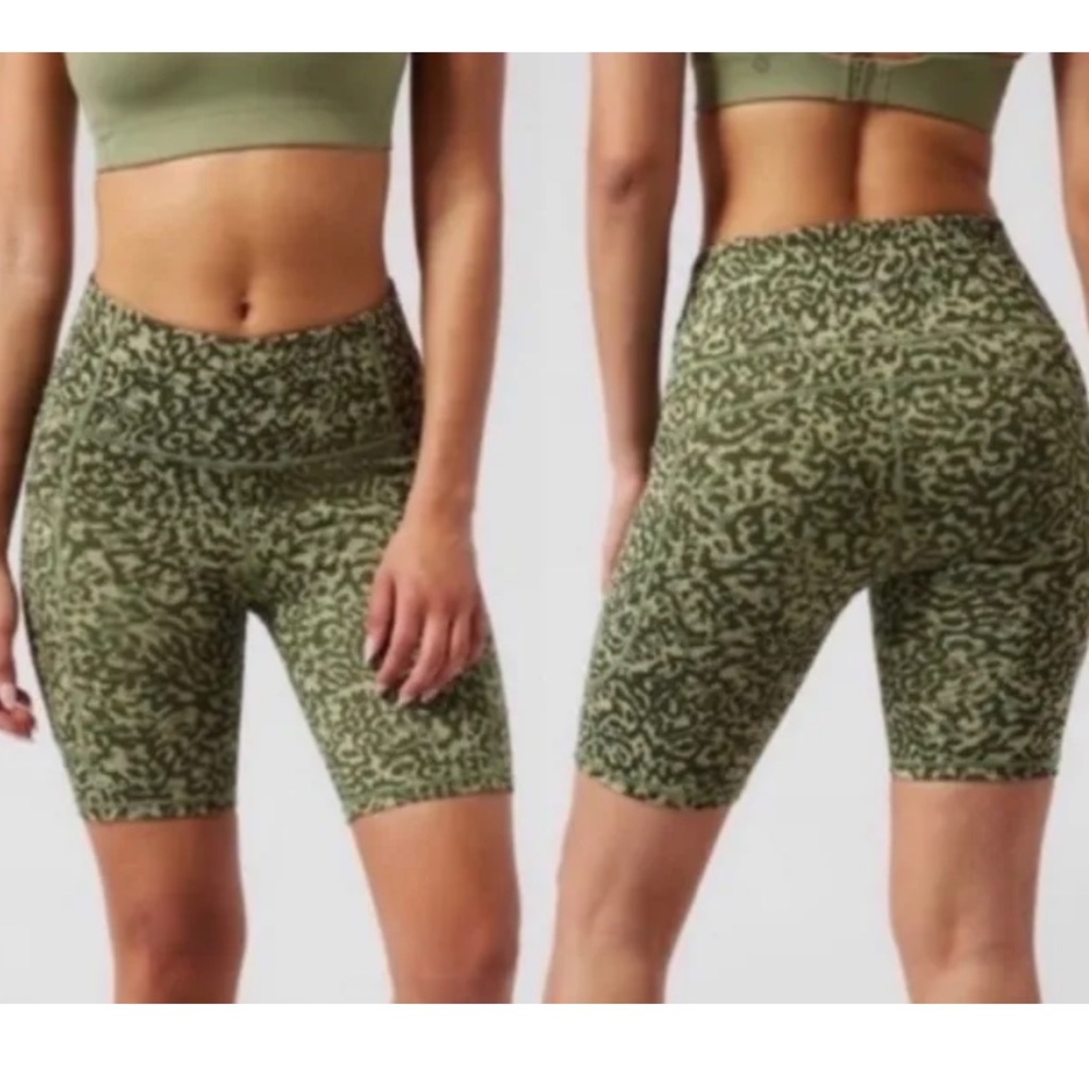 Athleta Ultimate Stash Short  7” XL NWOT